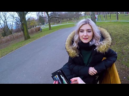 ❤️ برای پول، تقدیر از یک غریبه را قورت می دهد - کار بامزه در پارک اثر Eva Elfie پورنو در fa.porno24-7.ru ❤